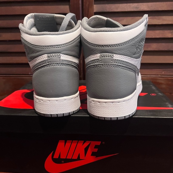 COPY - Nike Jordan 1 Retro High OG - Picture 2 of 5